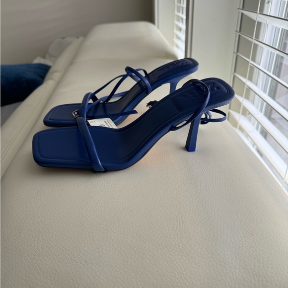 Ankle strap heels - Picture 2 of 5